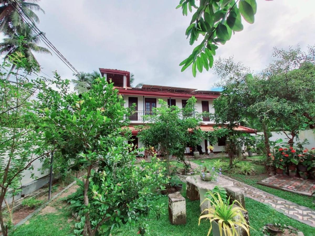 Dinu Lanka Resort Катунаяка Экстерьер фото