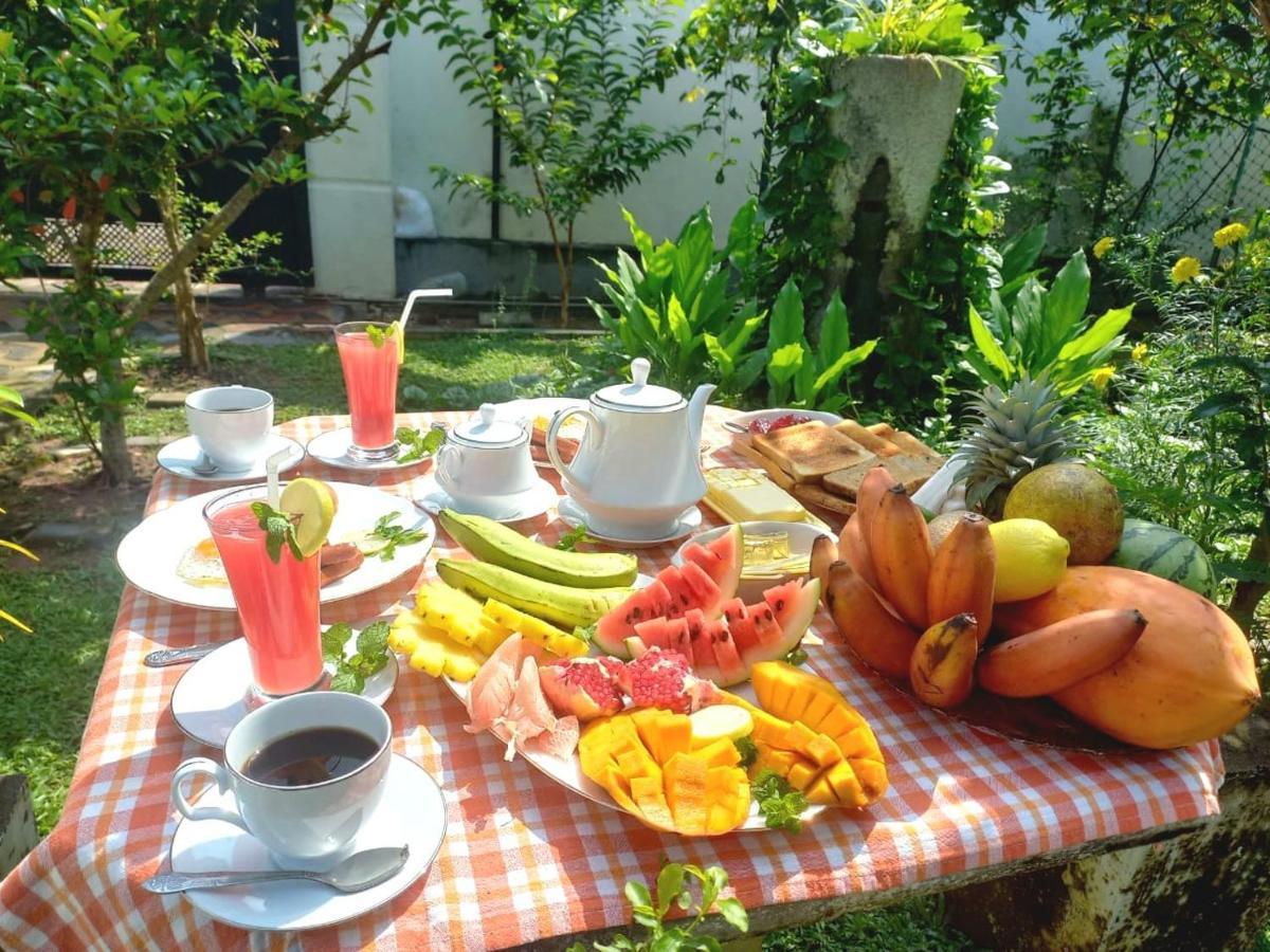 Dinu Lanka Resort Катунаяка Экстерьер фото