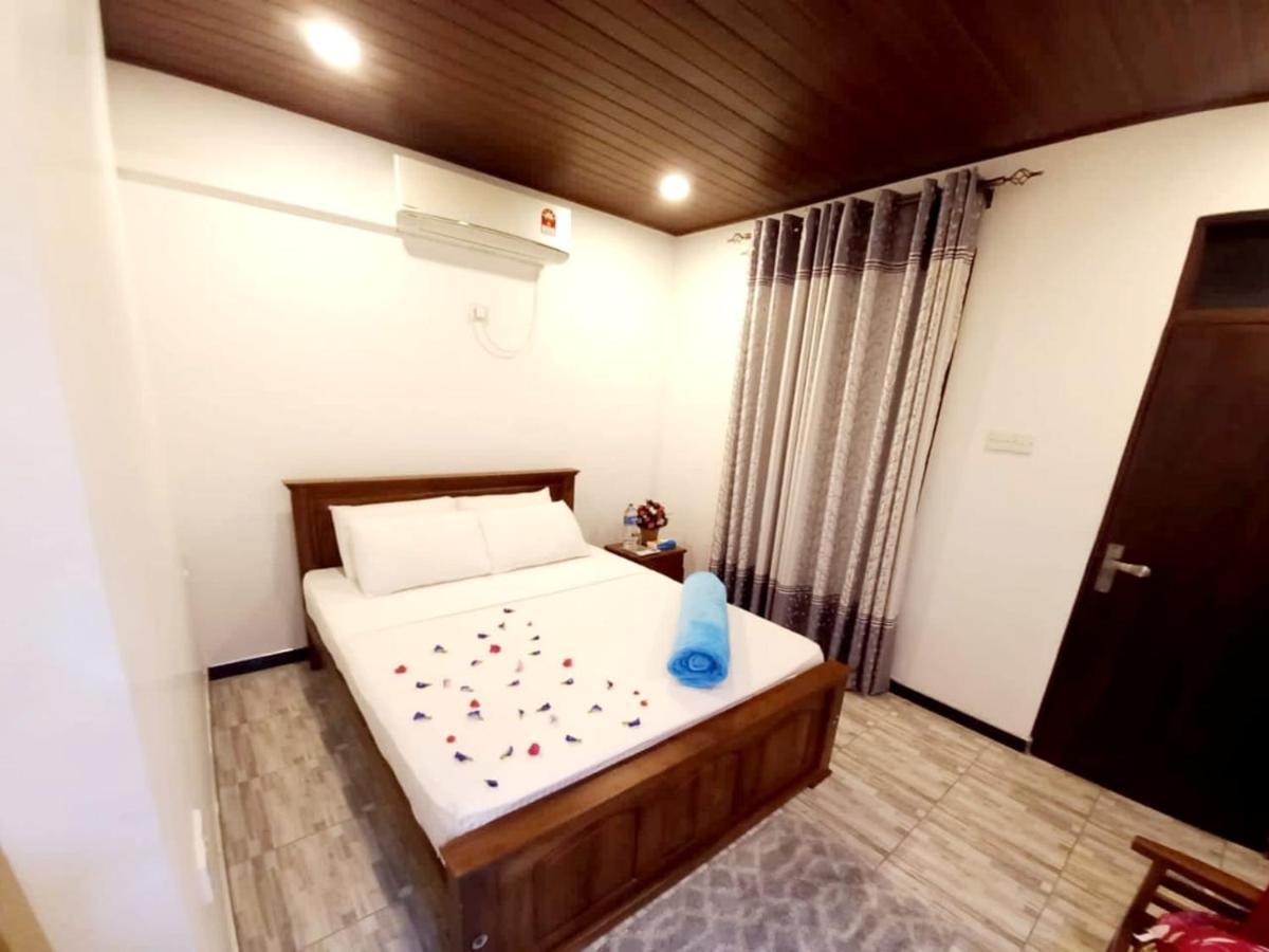 Dinu Lanka Resort Катунаяка Экстерьер фото