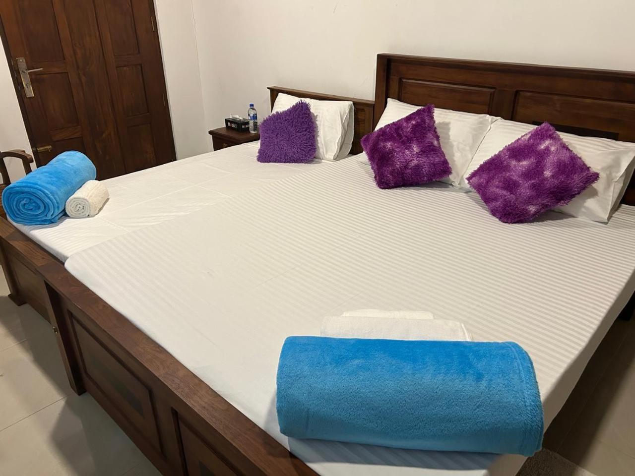 Dinu Lanka Resort Катунаяка Экстерьер фото